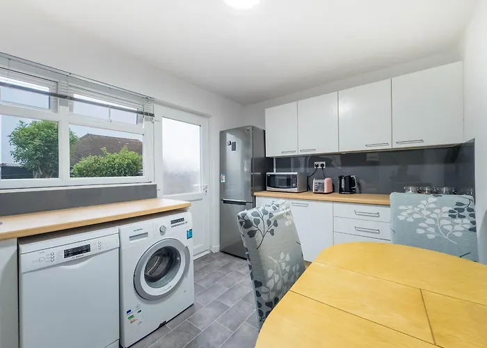 Southend Retreat King Suite Luxury Stay With Parking